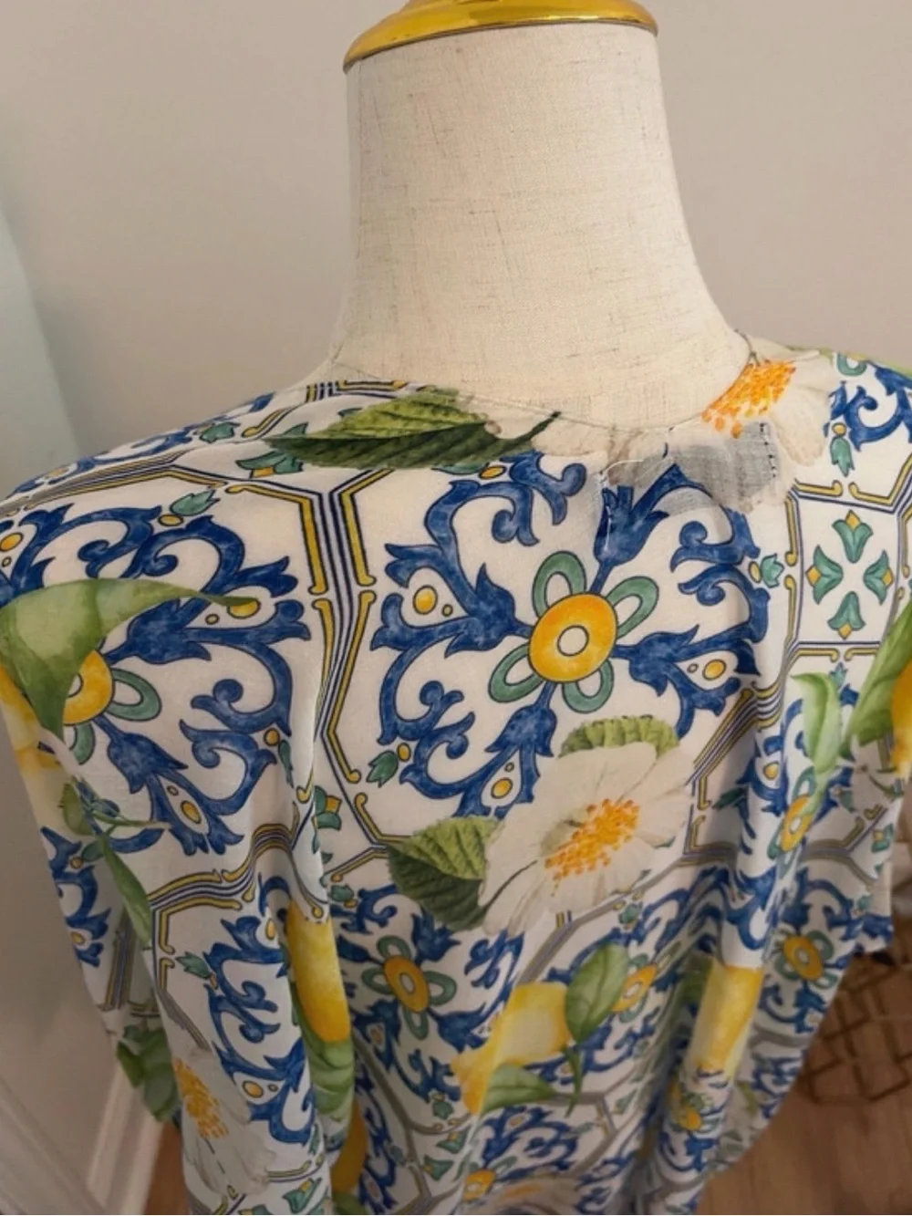 Boutique Avenue 9 Cover up or Kaftan Lemon Print Wrap free size Top